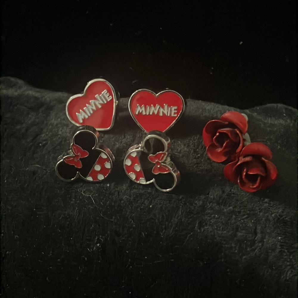Pair of Authentic Disney Minnie Mouse Heart Earrings with Roses